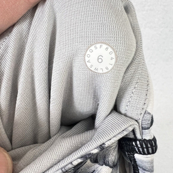 Lululemon Leggings Sz 6 Train Times 7/8 Pant Light Garden White Black Floral - Picture 9 of 13